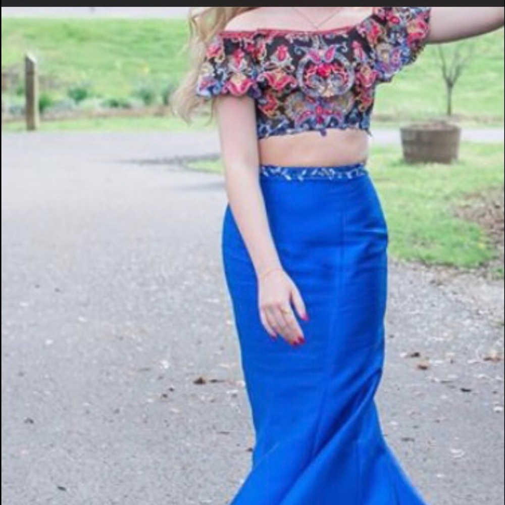 Ellie Wilde Mon Cheri size 4 prom dress